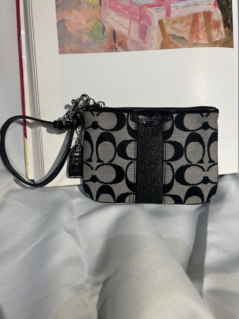 Signature stripe small wristlet (coach f49174) silver/black/white/black